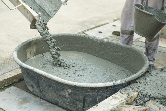 beton wylewany na budowie