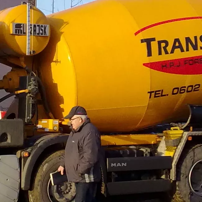 wodociagi-sulejow-4 betoniarka żółta Trans-Bet